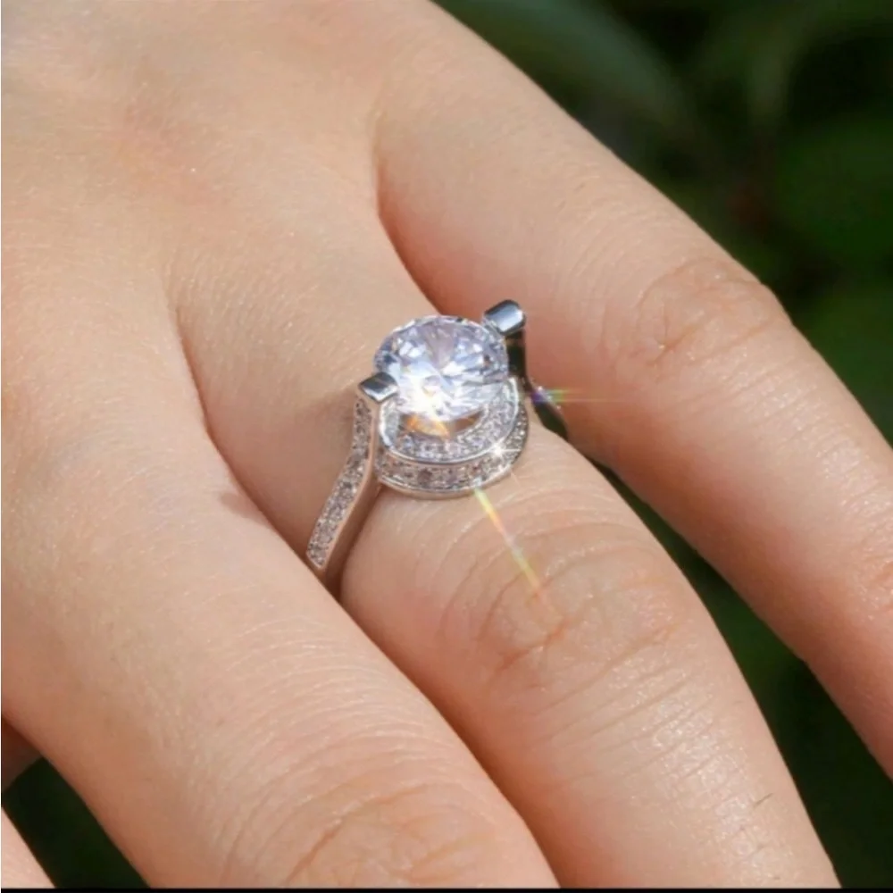 NEW 925 WEDDING RING ROUND CUT WHITE SAPPHIRE RING - Picture 1 of 4
